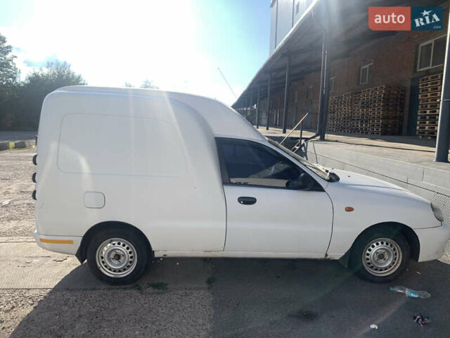 Білий Деу Lanos Cargo, об'ємом двигуна 1.5 л та пробігом 250 тис. км за 2000 $, фото 2 на Automoto.ua