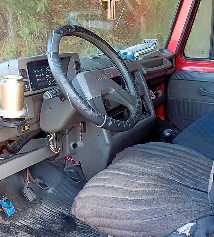 Красный Даф 400, объемом двигателя 2.5 л и пробегом 300 тыс. км за 2700 $, фото 4 на Automoto.ua