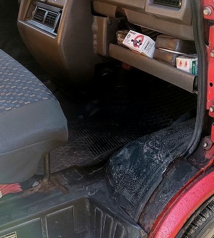 Красный Даф 400, объемом двигателя 2.5 л и пробегом 300 тыс. км за 2700 $, фото 5 на Automoto.ua