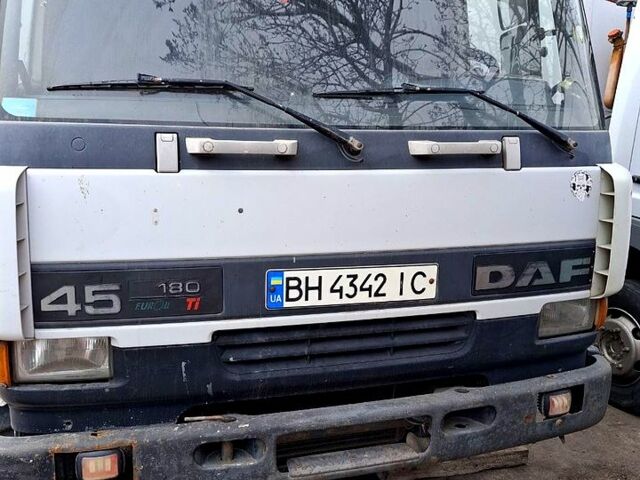 Белый Даф 45, объемом двигателя 5.9 л и пробегом 224 тыс. км за 6500 $, фото 3 на Automoto.ua