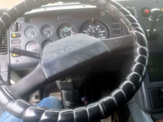 Белый Даф 95, объемом двигателя 11.6 л и пробегом 800 тыс. км за 3500 $, фото 1 на Automoto.ua