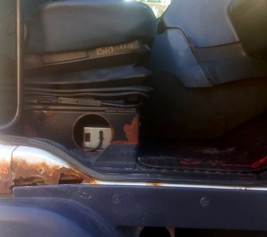 Белый Даф 95, объемом двигателя 11.6 л и пробегом 800 тыс. км за 3500 $, фото 10 на Automoto.ua