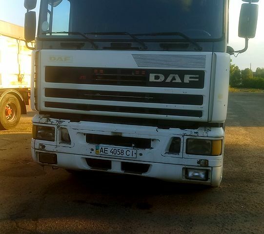 Белый Даф 95, объемом двигателя 11.6 л и пробегом 800 тыс. км за 3500 $, фото 9 на Automoto.ua