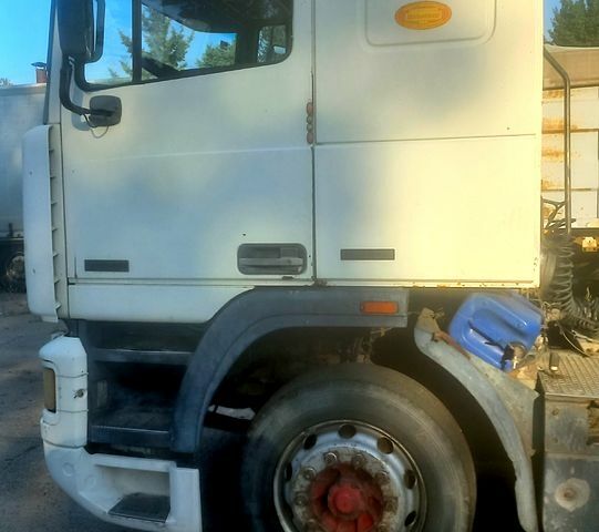 Белый Даф 95, объемом двигателя 11.6 л и пробегом 800 тыс. км за 3500 $, фото 7 на Automoto.ua