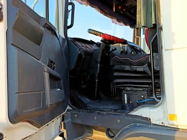Даф 95 1997 у Миколаєві на Automoto.ua Білий Даф 95, об'ємом двигуна 11.6 л та пробігом 300 тис. км за 8000 $, фото 3 на Automoto.ua
