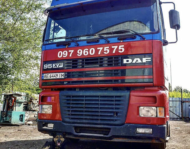 Червоний Даф 95, об'ємом двигуна 12.58 л та пробігом 830 тис. км за 29999 $, фото 10 на Automoto.ua