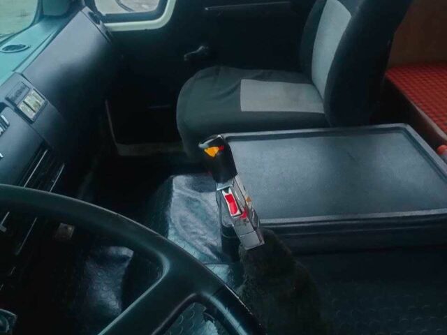 Даф 95 XF 380, объемом двигателя 12.58 л и пробегом 0 тыс. км за 18000 $, фото 11 на Automoto.ua