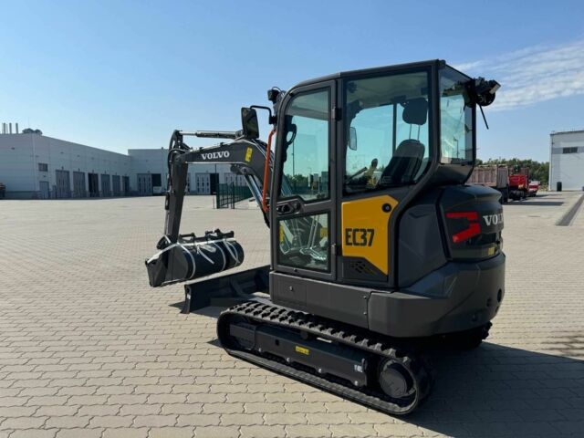 Даф 95 XF 380, объемом двигателя 12.58 л и пробегом 0 тыс. км за 71000 $, фото 2 на Automoto.ua