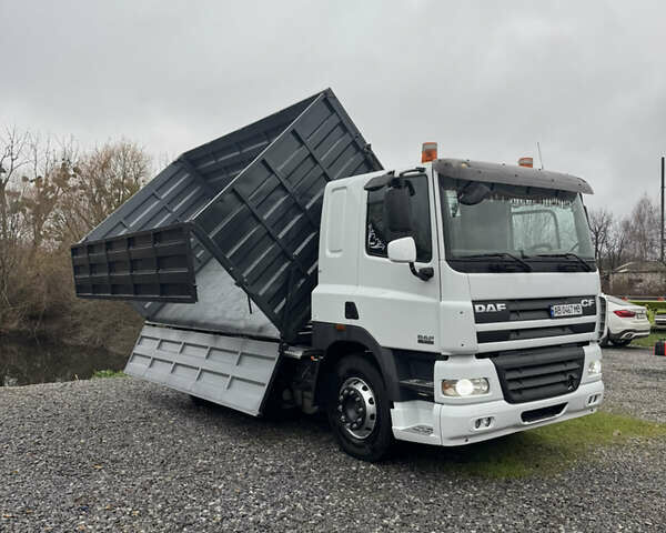 Белый Даф СФ, объемом двигателя 12 л и пробегом 920 тыс. км за 25700 $, фото 1 на Automoto.ua