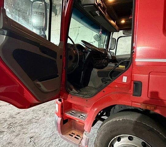 Красный Даф СФ, объемом двигателя 9.19 л и пробегом 1 тыс. км за 20000 $, фото 6 на Automoto.ua