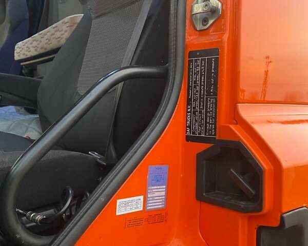 Оранжевый Даф СФ, объемом двигателя 10.8 л и пробегом 710 тыс. км за 26000 $, фото 2 на Automoto.ua