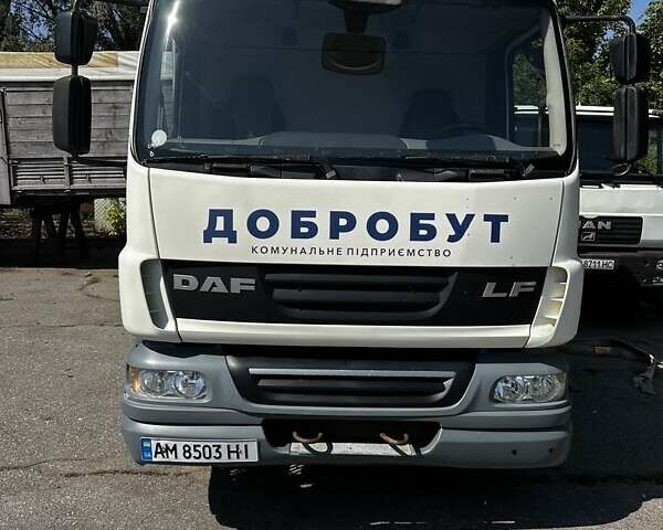 Білий Даф LF, об'ємом двигуна 7.1 л та пробігом 200 тис. км за 52672 $, фото 1 на Automoto.ua
