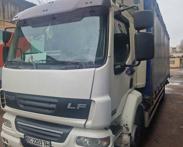 Белый Даф ЛФ, объемом двигателя 6.69 л и пробегом 135 тыс. км за 12200 $, фото 1 на Automoto.ua