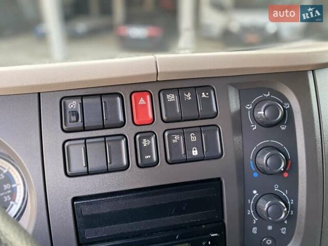 Красный Даф ЛФ, объемом двигателя 6.7 л и пробегом 574 тыс. км за 36900 $, фото 60 на Automoto.ua