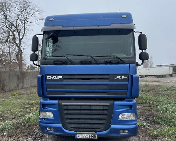 Синий Даф ХФ 105, объемом двигателя 0 л и пробегом 960 тыс. км за 17500 $, фото 1 на Automoto.ua