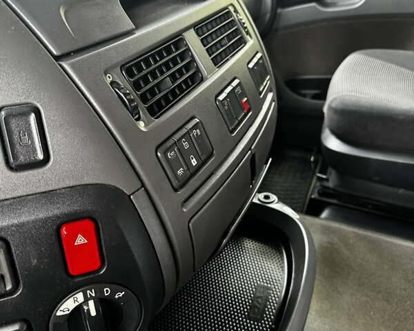 Белый Даф ХФ, объемом двигателя 12.9 л и пробегом 684 тыс. км за 24000 $, фото 4 на Automoto.ua