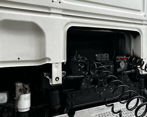 Белый Даф ХФ, объемом двигателя 12.6 л и пробегом 1 тыс. км за 23500 $, фото 8 на Automoto.ua