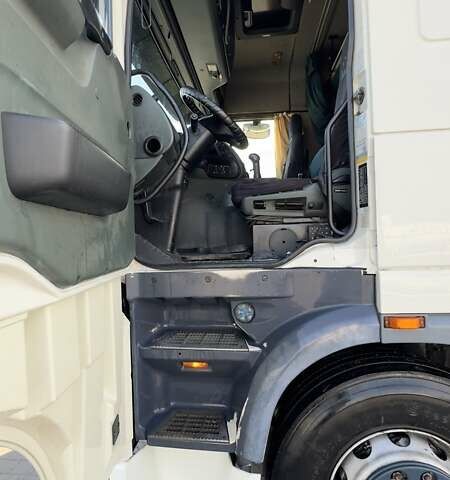 Белый Даф ХФ, объемом двигателя 12.9 л и пробегом 995 тыс. км за 11500 $, фото 4 на Automoto.ua