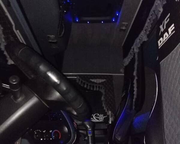 Белый Даф ХФ, объемом двигателя 12.6 л и пробегом 314 тыс. км за 10400 $, фото 9 на Automoto.ua