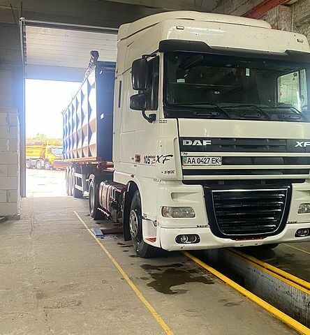 Белый Даф ХФ, объемом двигателя 12 л и пробегом 100 тыс. км за 22000 $, фото 1 на Automoto.ua