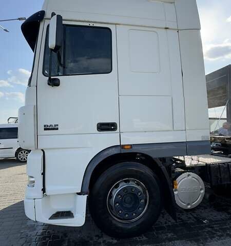 Белый Даф ХФ, объемом двигателя 12.9 л и пробегом 995 тыс. км за 11500 $, фото 2 на Automoto.ua