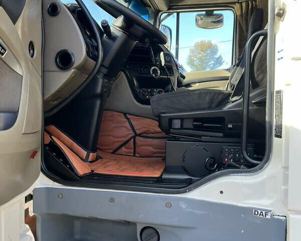 Белый Даф ХФ, объемом двигателя 12.9 л и пробегом 1000 тыс. км за 11800 $, фото 14 на Automoto.ua