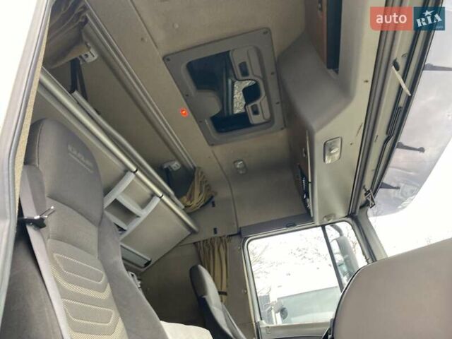 Белый Даф ХФ, объемом двигателя 12.9 л и пробегом 856 тыс. км за 15999 $, фото 44 на Automoto.ua