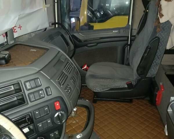 Белый Даф ХФ, объемом двигателя 12.9 л и пробегом 1 тыс. км за 20000 $, фото 4 на Automoto.ua