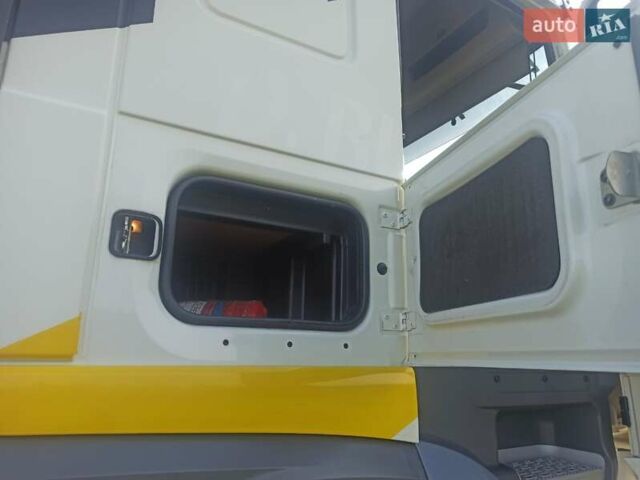 Белый Даф ХФ, объемом двигателя 12.9 л и пробегом 811 тыс. км за 21900 $, фото 13 на Automoto.ua