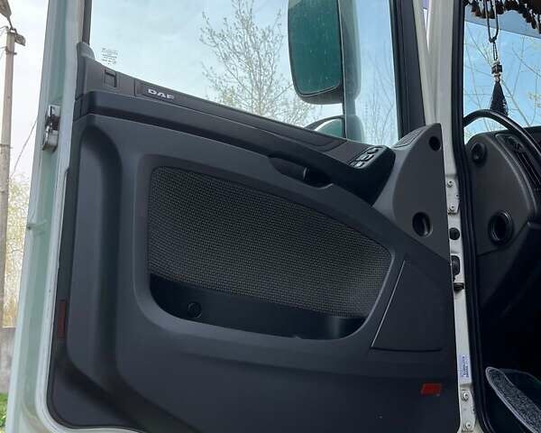 Белый Даф ХФ, объемом двигателя 12.9 л и пробегом 1 тыс. км за 20400 $, фото 26 на Automoto.ua