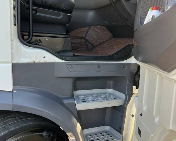 Белый Даф ХФ, объемом двигателя 12.9 л и пробегом 941 тыс. км за 19599 $, фото 22 на Automoto.ua