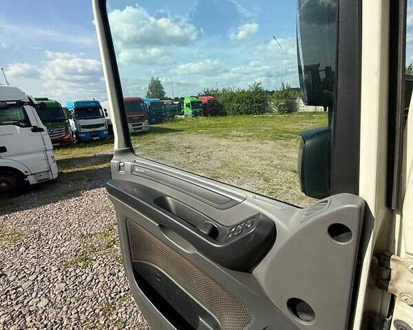 Белый Даф ХФ, объемом двигателя 12.9 л и пробегом 991 тыс. км за 15500 $, фото 31 на Automoto.ua