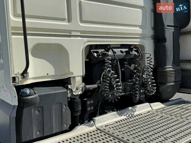 Белый Даф ХФ, объемом двигателя 12.9 л и пробегом 911 тыс. км за 16500 $, фото 14 на Automoto.ua
