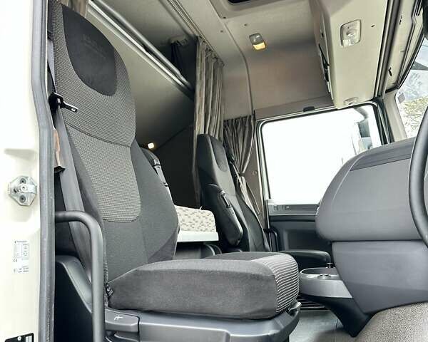 Белый Даф ХФ, объемом двигателя 12.9 л и пробегом 779 тыс. км за 22211 $, фото 6 на Automoto.ua