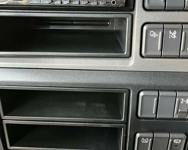 Белый Даф ХФ, объемом двигателя 12.9 л и пробегом 570 тыс. км за 25300 $, фото 24 на Automoto.ua