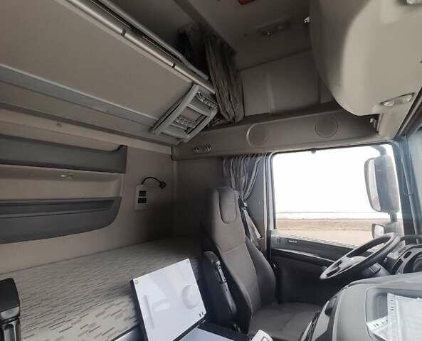 Белый Даф ХФ, объемом двигателя 12.9 л и пробегом 890 тыс. км за 22500 $, фото 2 на Automoto.ua