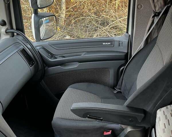 Белый Даф ХФ, объемом двигателя 12.9 л и пробегом 570 тыс. км за 25300 $, фото 14 на Automoto.ua