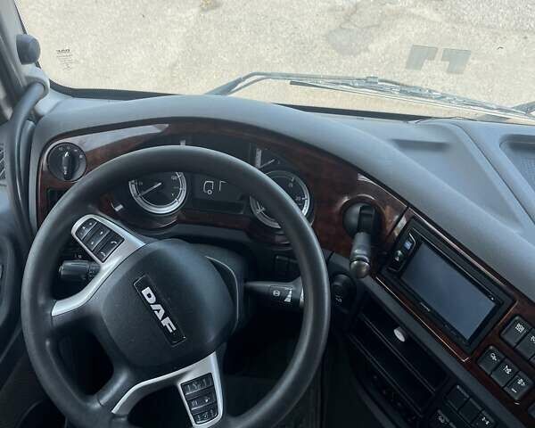 Белый Даф ХФ, объемом двигателя 12.9 л и пробегом 783 тыс. км за 21300 $, фото 2 на Automoto.ua