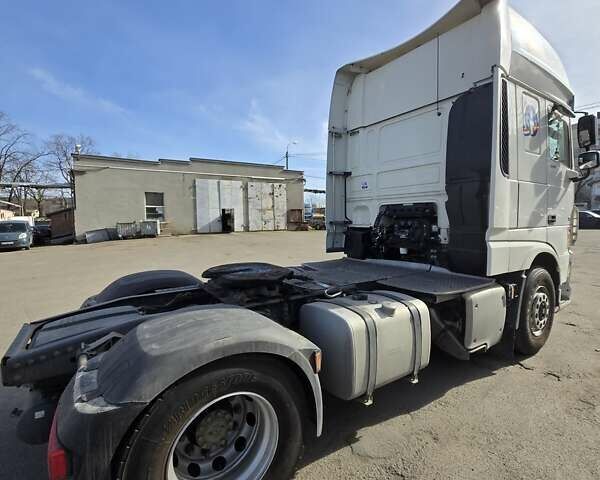 Белый Даф ХФ, объемом двигателя 12.9 л и пробегом 801 тыс. км за 26800 $, фото 7 на Automoto.ua