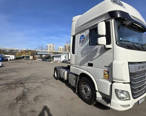 Белый Даф ХФ, объемом двигателя 12.9 л и пробегом 801 тыс. км за 26800 $, фото 1 на Automoto.ua