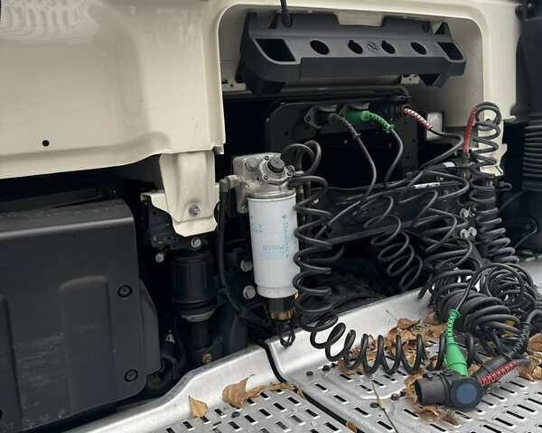 Белый Даф ХФ, объемом двигателя 12.9 л и пробегом 560 тыс. км за 32000 $, фото 37 на Automoto.ua