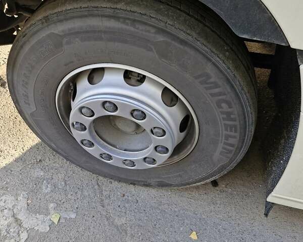 Белый Даф ХФ, объемом двигателя 12.9 л и пробегом 560 тыс. км за 40000 $, фото 8 на Automoto.ua