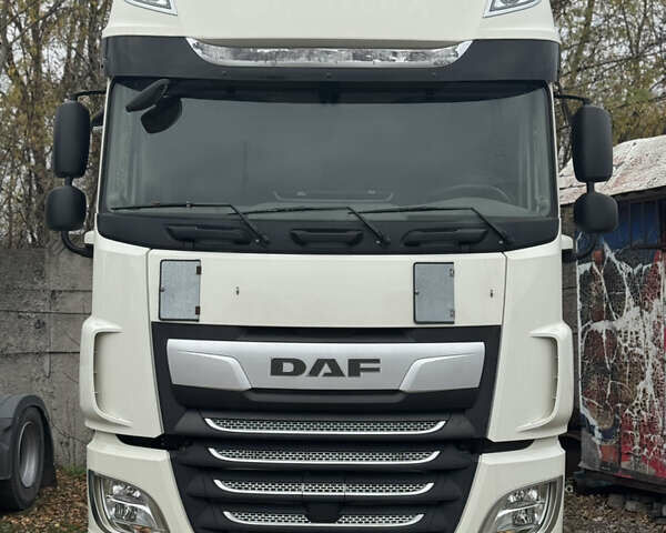 Белый Даф ХФ, объемом двигателя 12.9 л и пробегом 560 тыс. км за 32000 $, фото 2 на Automoto.ua