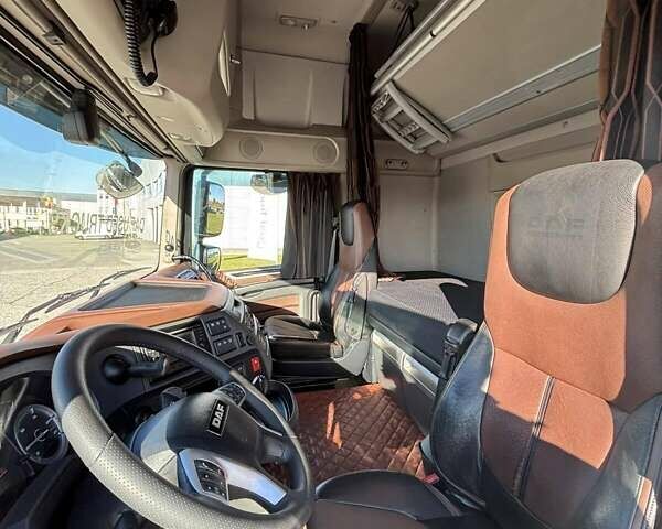 Белый Даф ХФ, объемом двигателя 12.9 л и пробегом 655 тыс. км за 40981 $, фото 4 на Automoto.ua