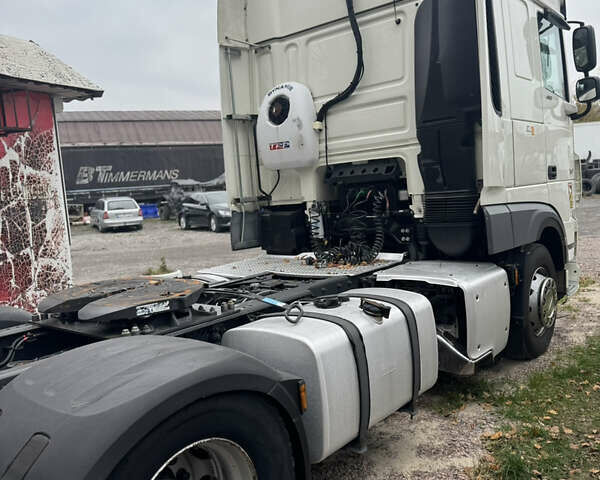 Белый Даф ХФ, объемом двигателя 12.9 л и пробегом 560 тыс. км за 32000 $, фото 4 на Automoto.ua