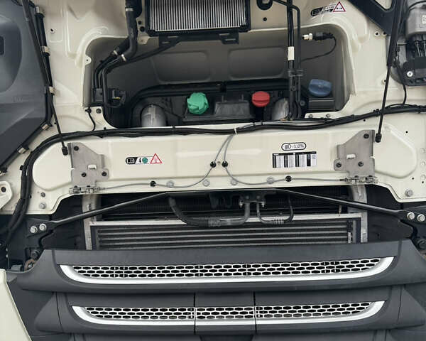 Белый Даф ХФ, объемом двигателя 12.9 л и пробегом 560 тыс. км за 32000 $, фото 28 на Automoto.ua