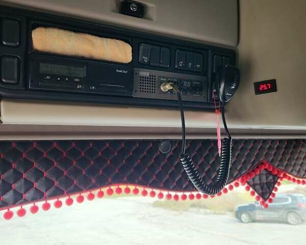 Чорний Даф XF, об'ємом двигуна 12.9 л та пробігом 900 тис. км за 33000 $, фото 2 на Automoto.ua