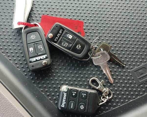 Чорний Даф XF, об'ємом двигуна 12.9 л та пробігом 513 тис. км за 53400 $, фото 36 на Automoto.ua