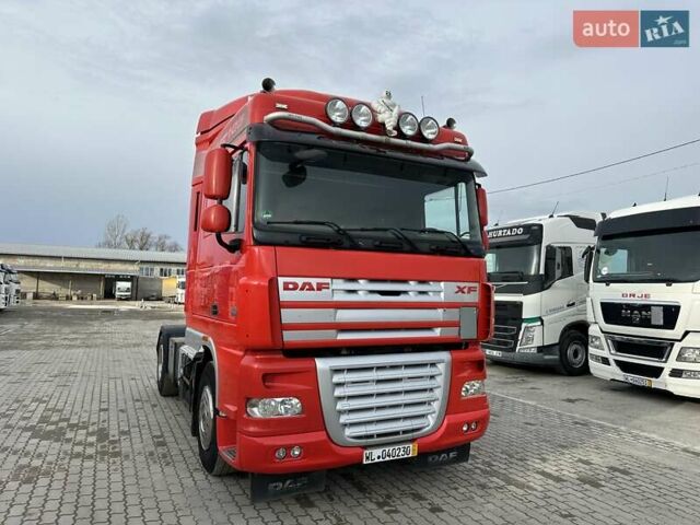 Красный Даф ХФ, объемом двигателя 12.9 л и пробегом 802 тыс. км за 16900 $, фото 13 на Automoto.ua