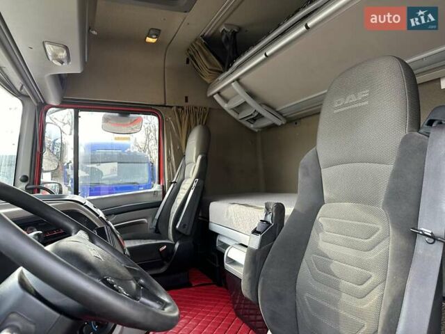 Красный Даф ХФ, объемом двигателя 12.9 л и пробегом 802 тыс. км за 16900 $, фото 23 на Automoto.ua
